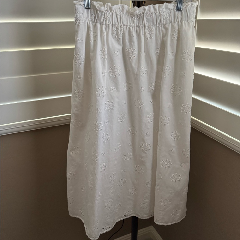 Universal Thread Women's Eyelet Bubble Hem Skirt Size M - Picture 2 of 5